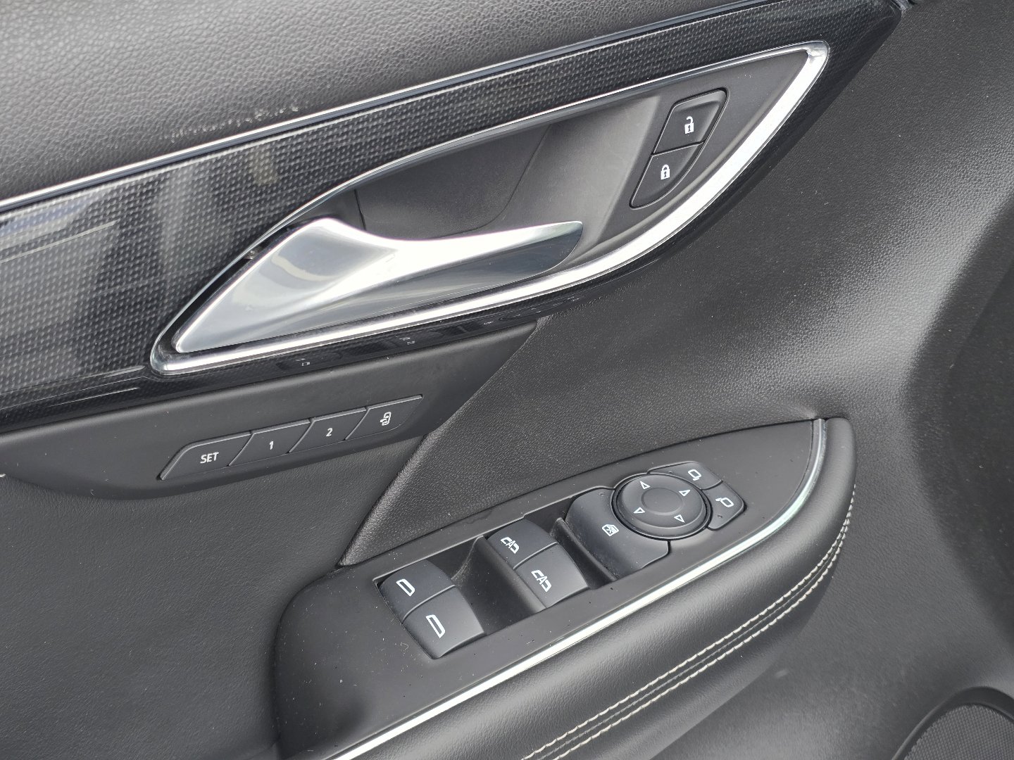 Used 2023 Buick Envision Essence image 33