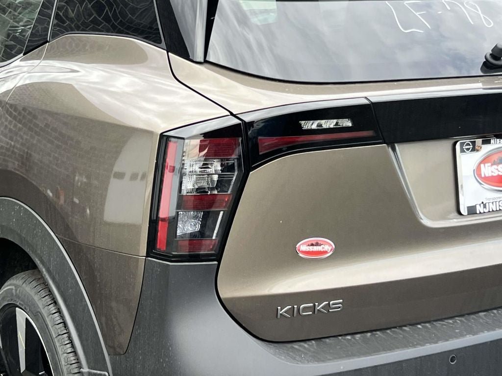 New 2026 Nissan Kicks SR w/ Illumination Package AWD/4WD image 9