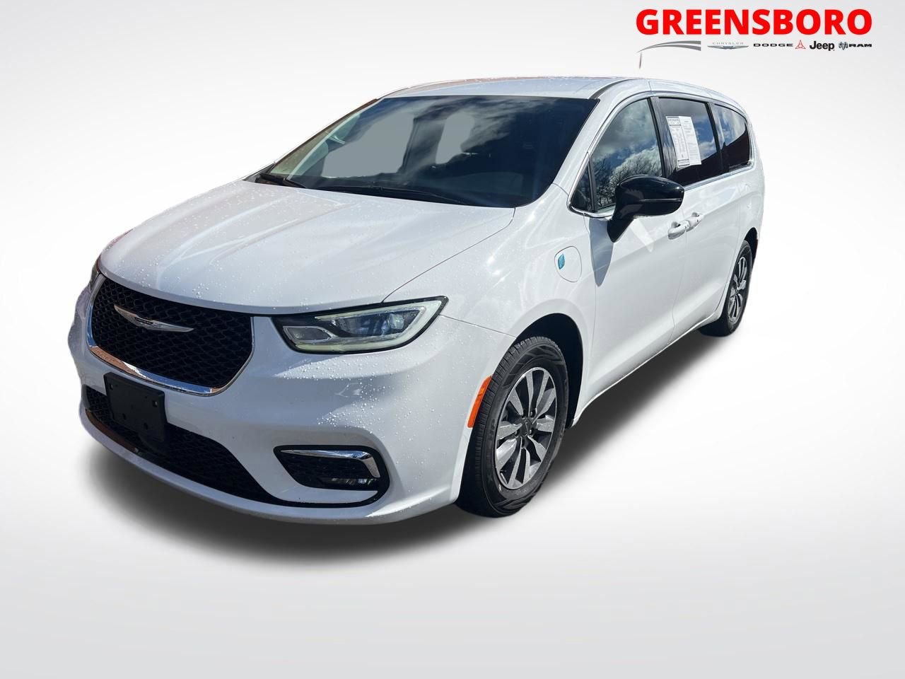 Used 2024 Chrysler Pacifica Select