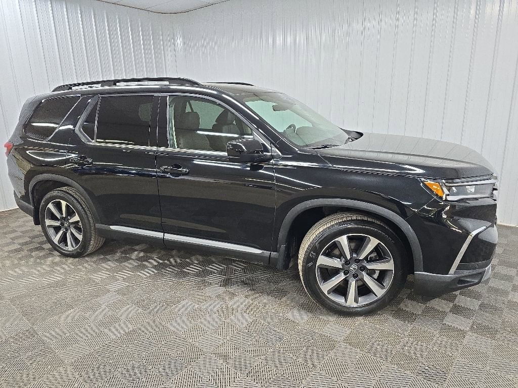 Used 2024 Honda Pilot Elite image 1