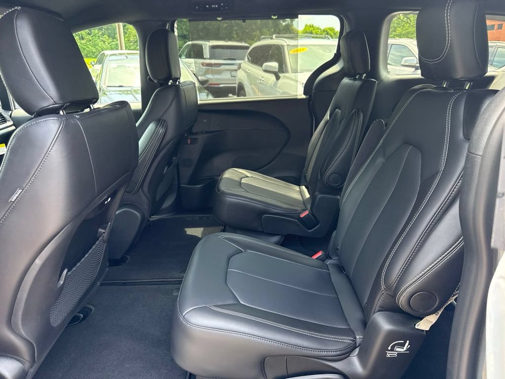 New 2026 Chrysler Pacifica Select AWD/4WD image 14