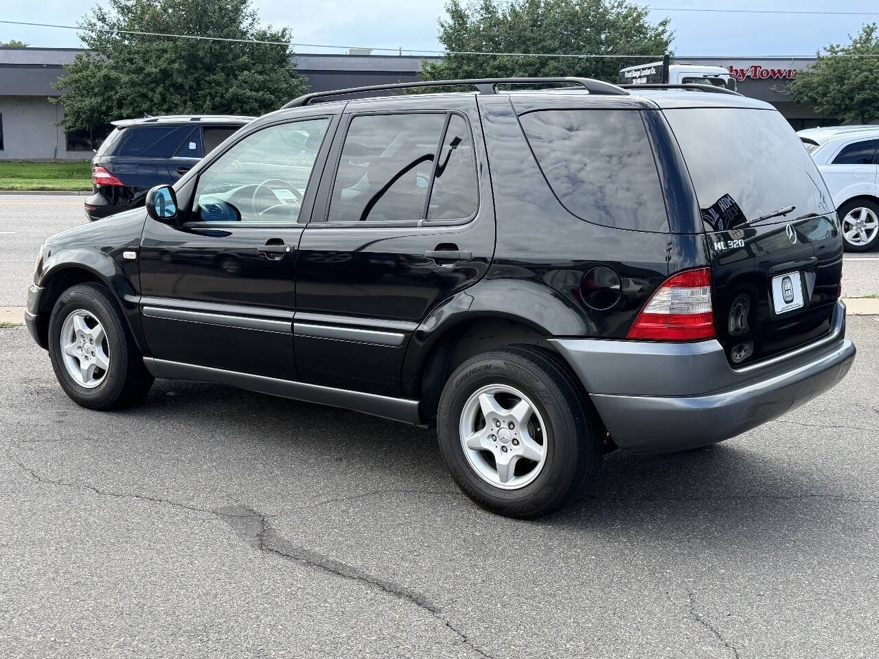 Used 1999 Mercedes-Benz ML 320 4MATIC image 8