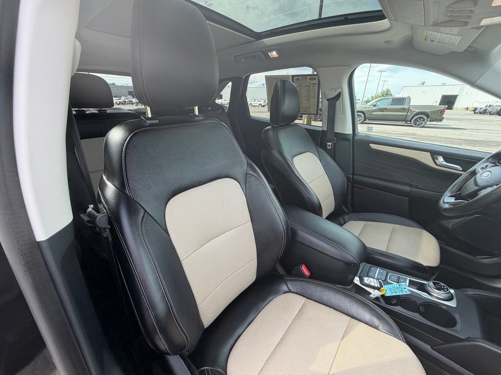 Certified 2022 Ford Escape Titanium w/ Titanium Elite Package AWD/4WD image 41