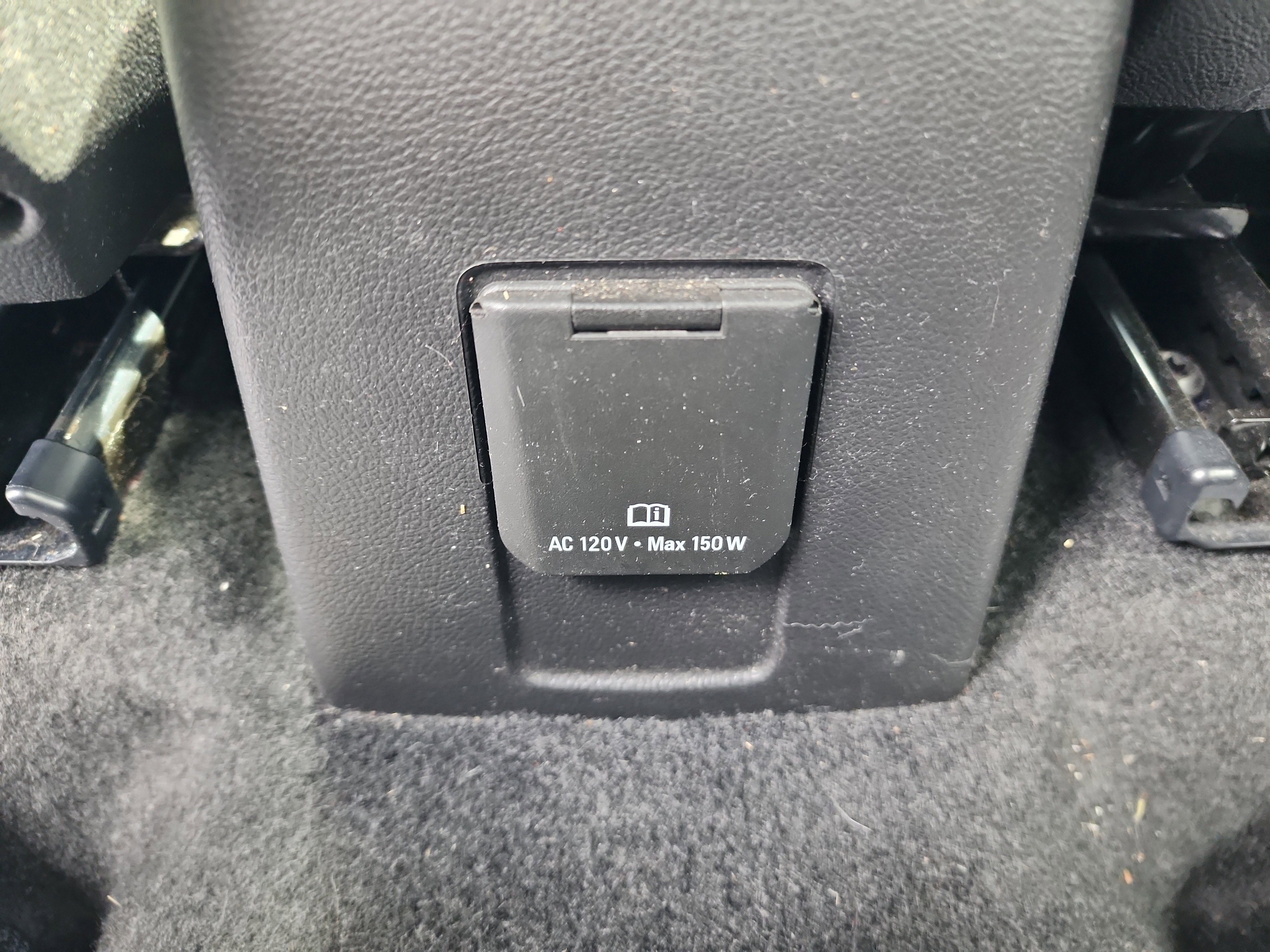 Used 2021 Chevrolet Trax LT w/ LT Convenience Package image 25