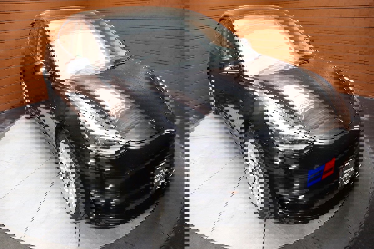 Used 2023 Tesla Model 3 Standard Range image 17