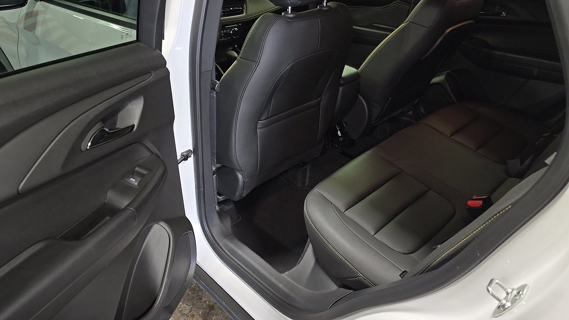 New 2025 Chevrolet TrailBlazer ACTIV w/ Convenience Package image 10