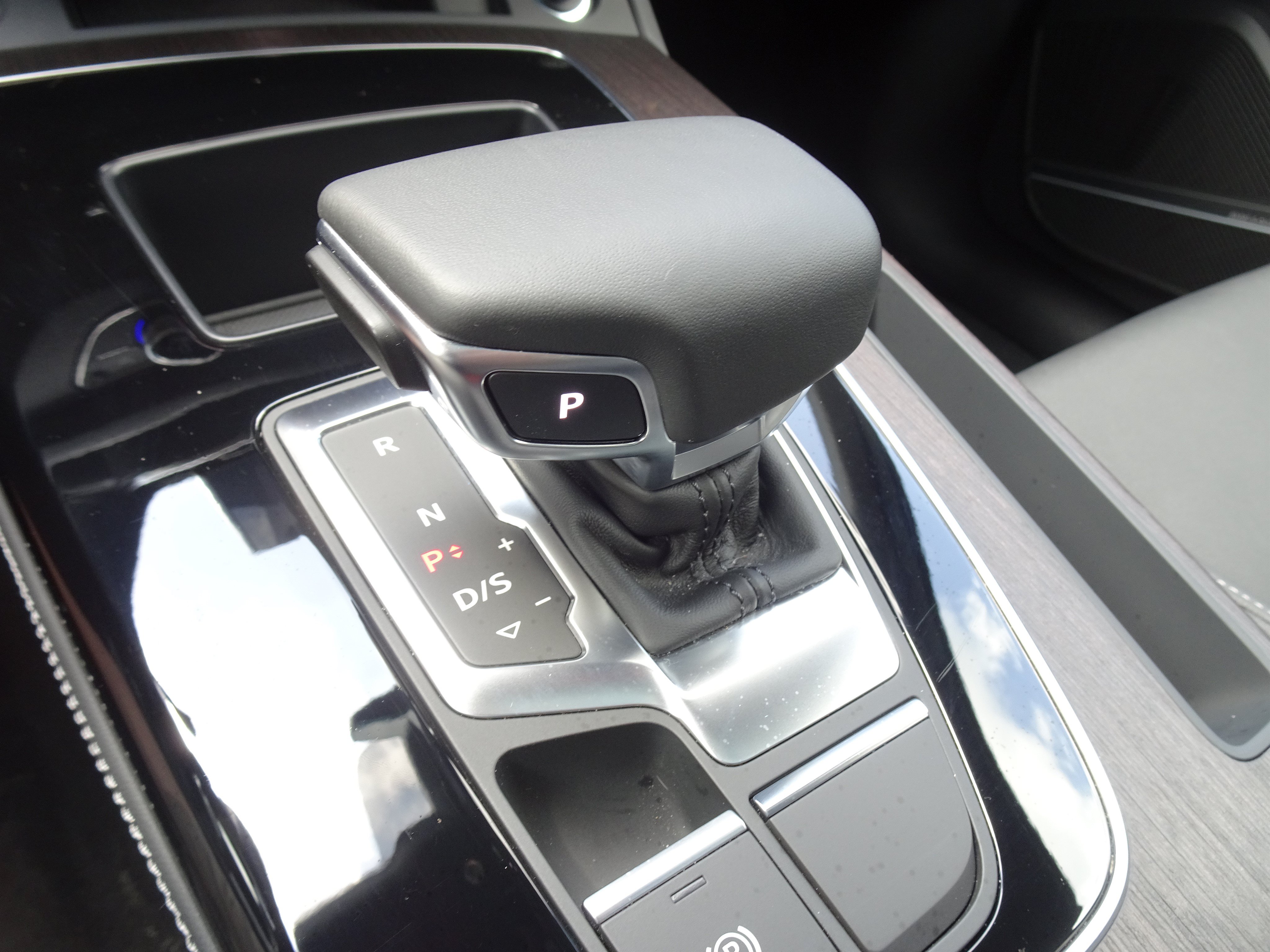 Certified 2025 Audi Q5 2.0T Premium Plus w/ Premium Plus Package AWD/4WD image 13