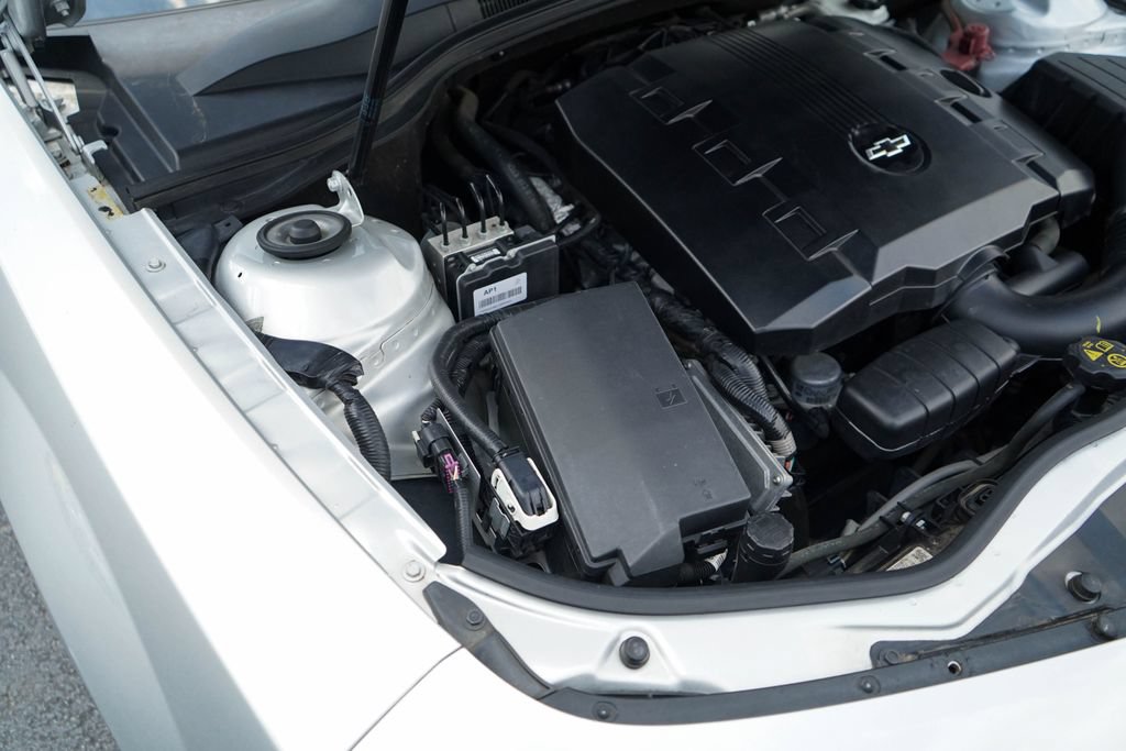 Used 2015 Chevrolet Camaro LT RWD image 33