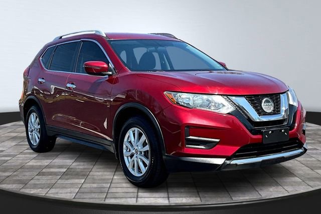 Used 2018 Nissan Rogue SV image 3