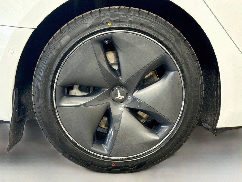 Used 2020 Tesla Model 3 Standard Range Plus RWD image 30