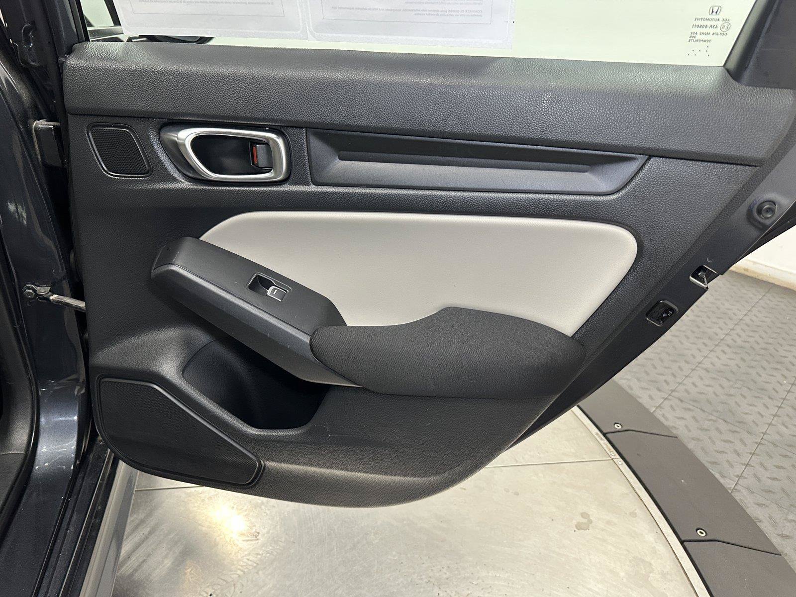 Used 2022 Honda Civic LX image 33