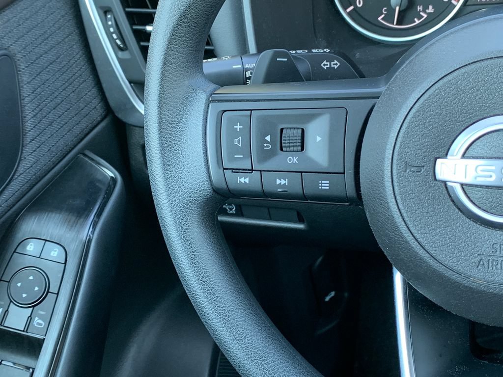 Used 2023 Nissan Rogue SV w/ SV Premium B Package FWD image 12