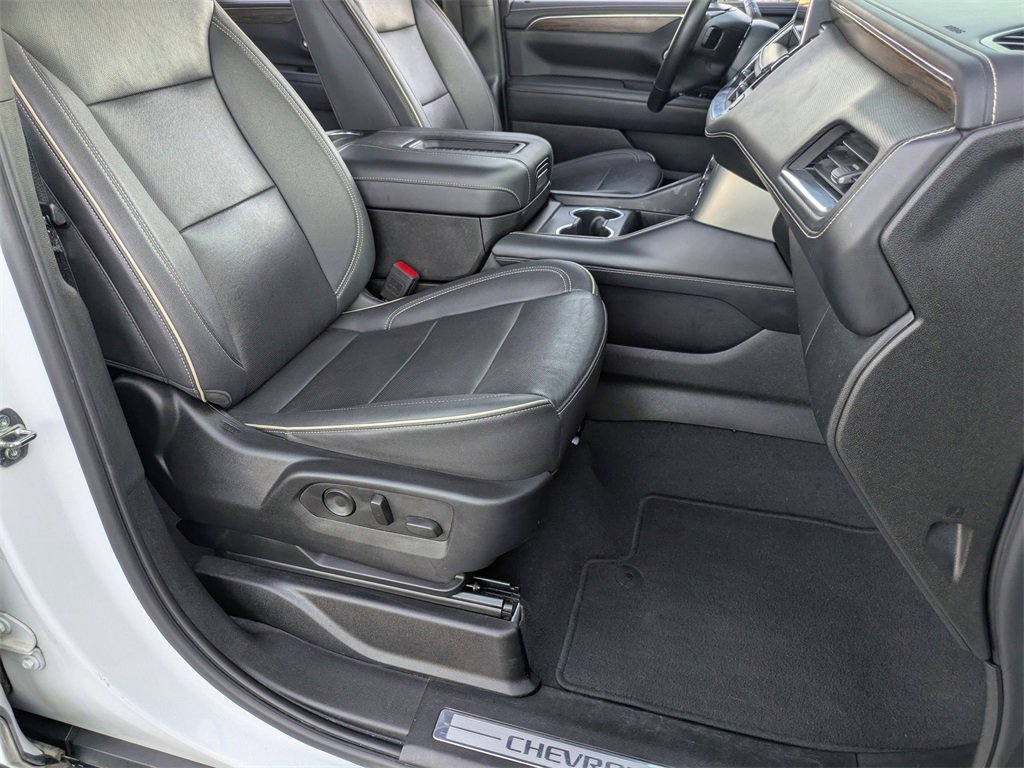 Used 2023 Chevrolet Suburban Premier image 30