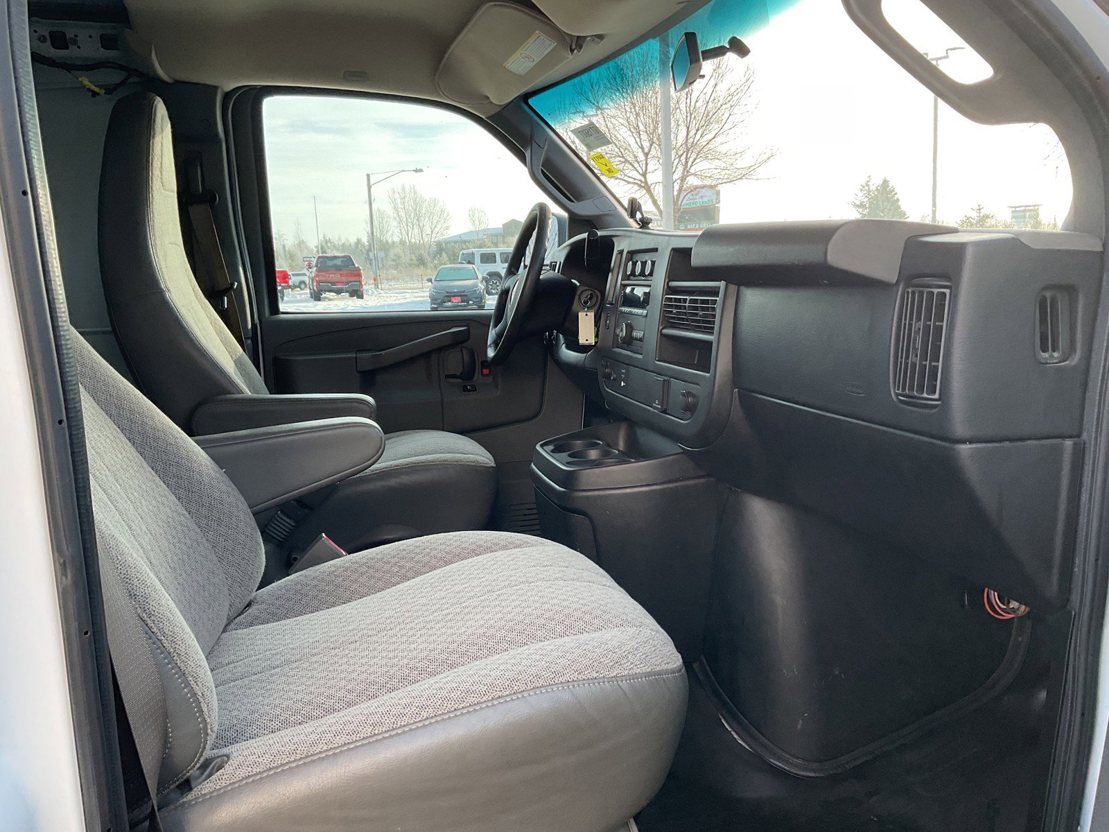 Used 2017 GMC Savana 2500 image 15