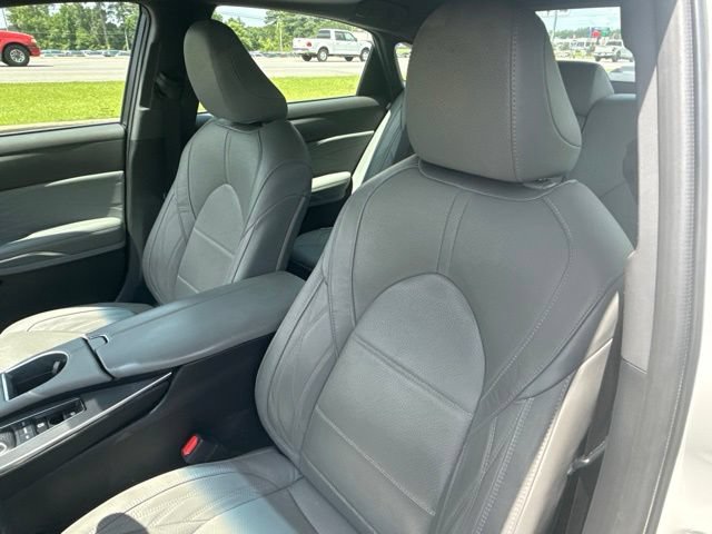 Used 2019 Toyota Avalon Limited FWD image 12