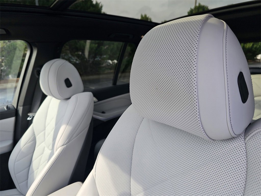 Used 2023 BMW X5 xDrive40i w/ M Sport Package image 17