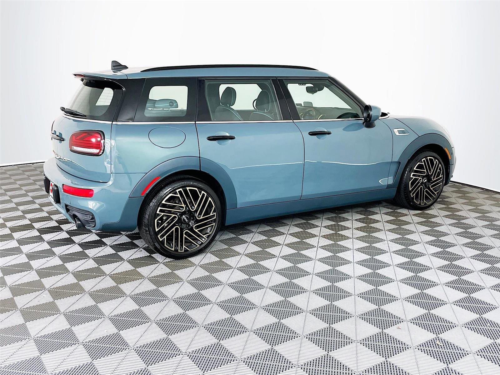Used 2023 MINI Cooper Clubman S w/ MINI Untold Edition FWD image 11