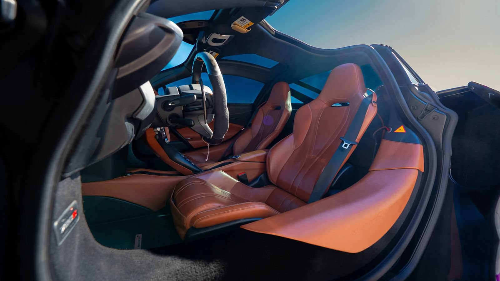 Used 2018 McLaren 720S RWD image 13