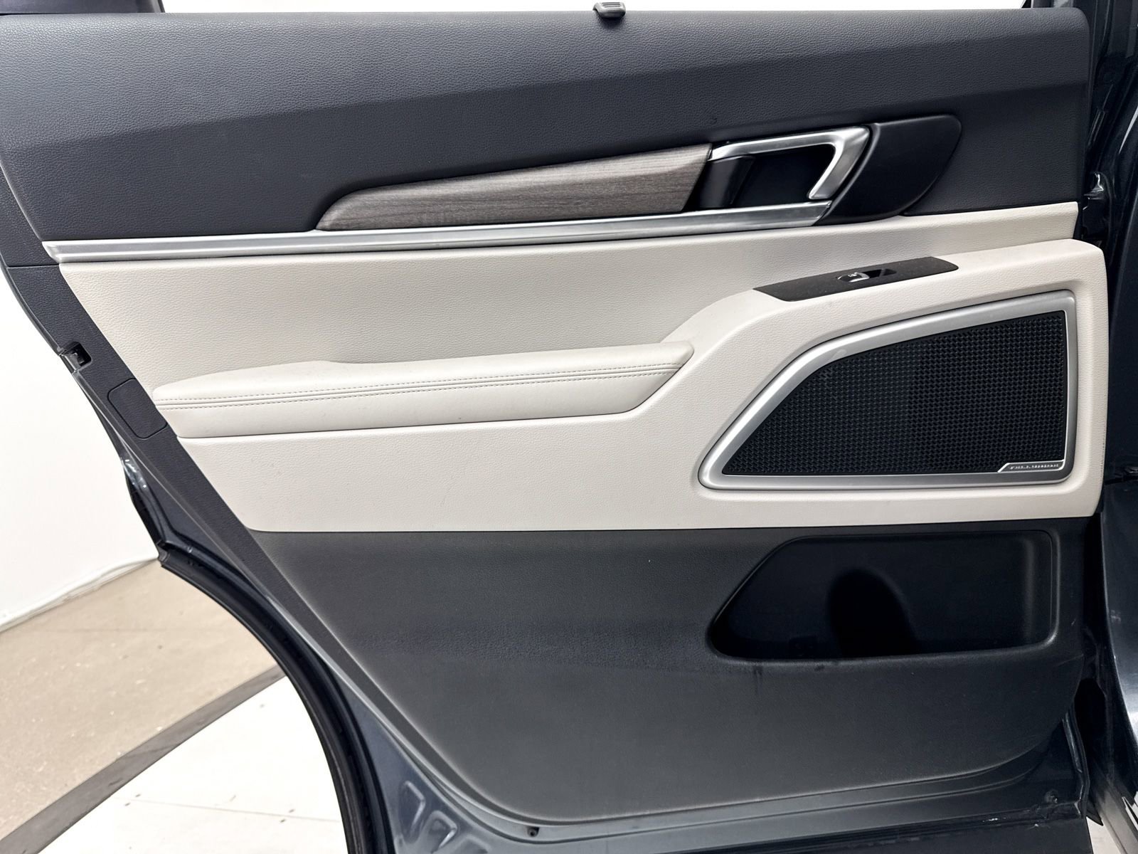 Used 2022 Kia Telluride EX w/ EX Premium Package image 33