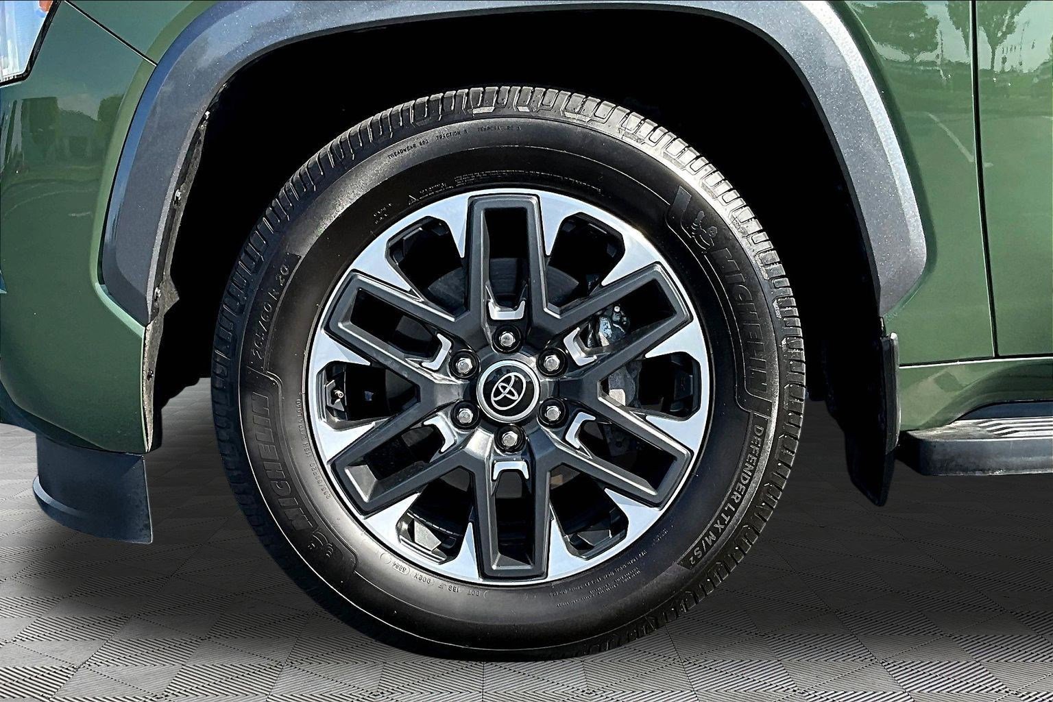 Used 2023 Toyota Sequoia Limited AWD/4WD image 34