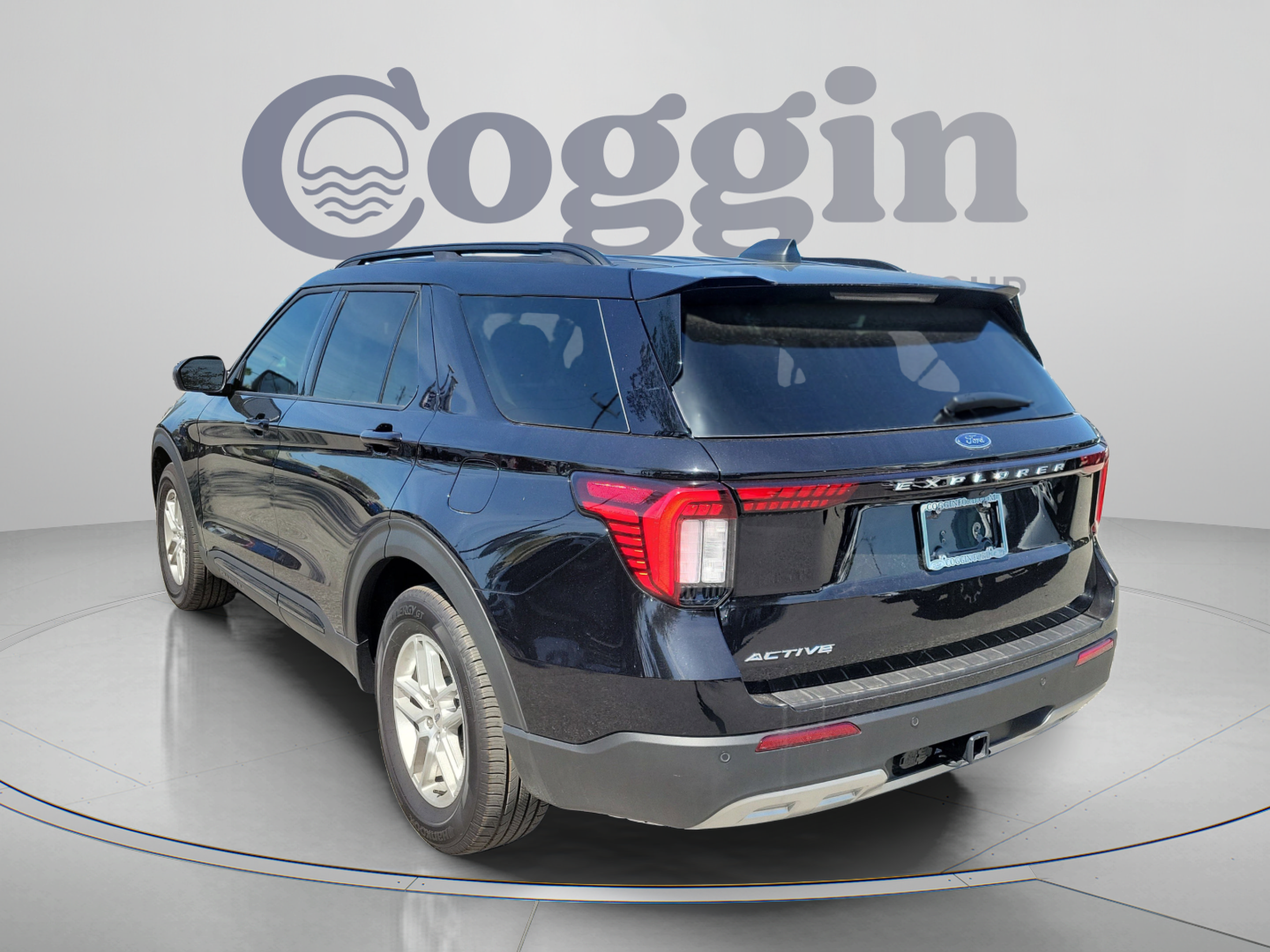 New 2026 Ford Explorer Active w/ Active Comfort Package RWD image 2