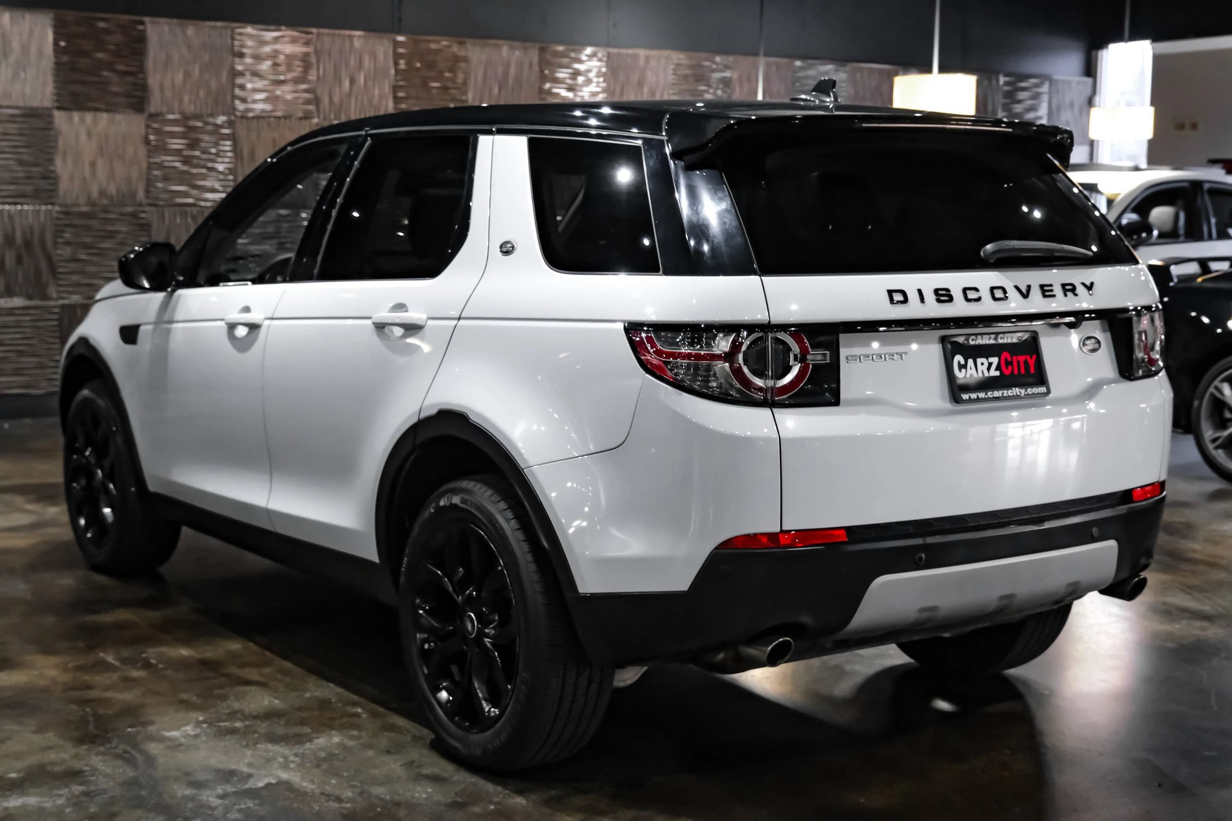 Used 2015 Land Rover Discovery Sport HSE AWD/4WD image 10