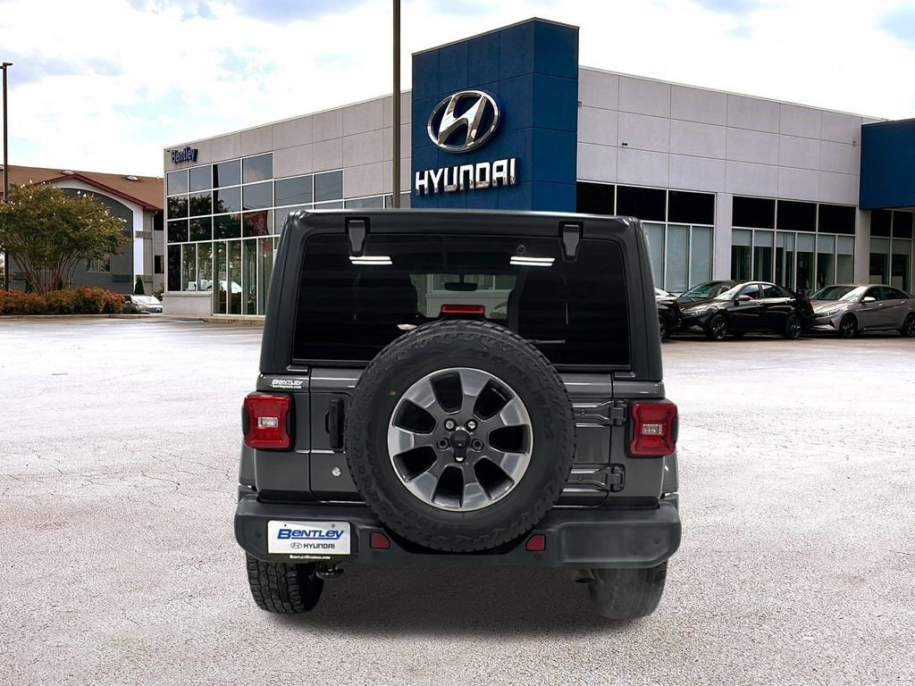 Used 2018 Jeep Wrangler Unlimited Sahara image 4