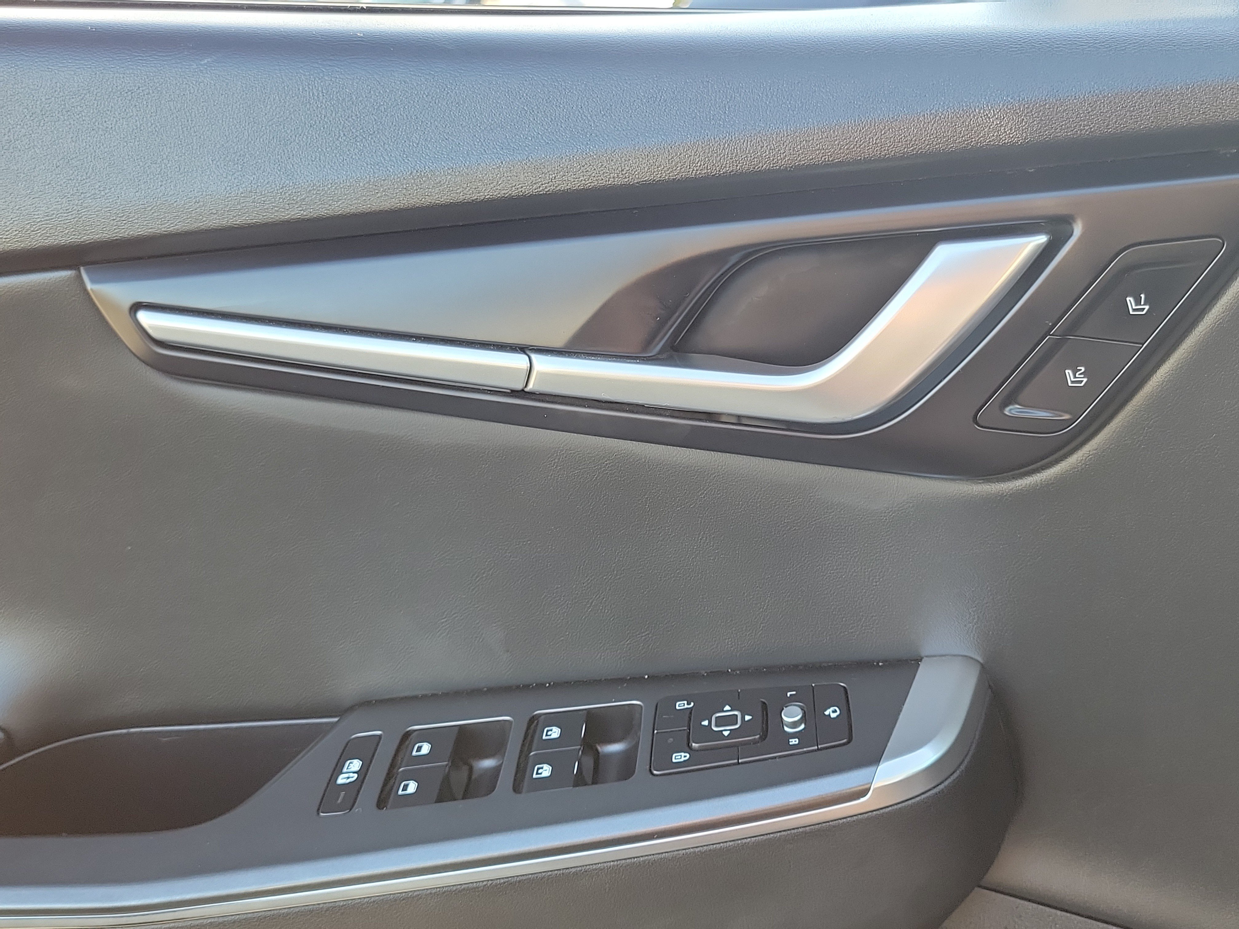 Used 2024 Kia EV6 Light RWD image 16