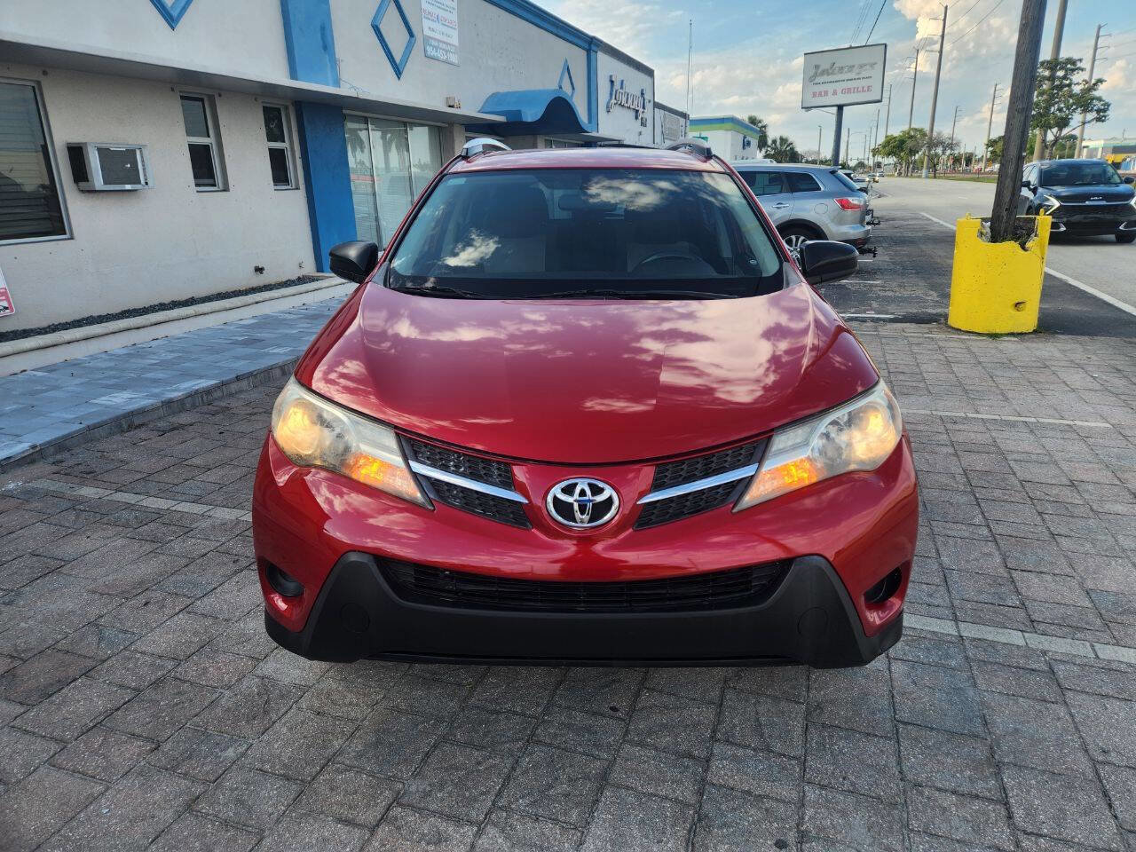 Used 2015 Toyota RAV4 LE FWD image 3