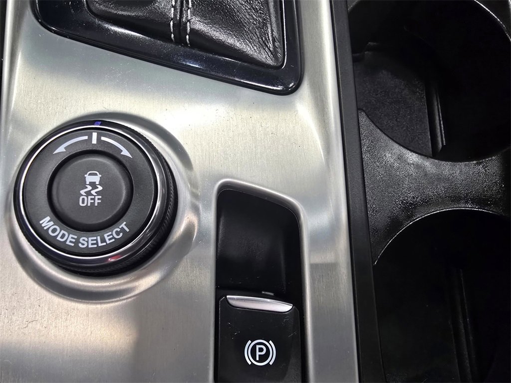 Used 2015 Chevrolet Corvette Z06 w/ 3LZ Preferred Equipment Group image 34