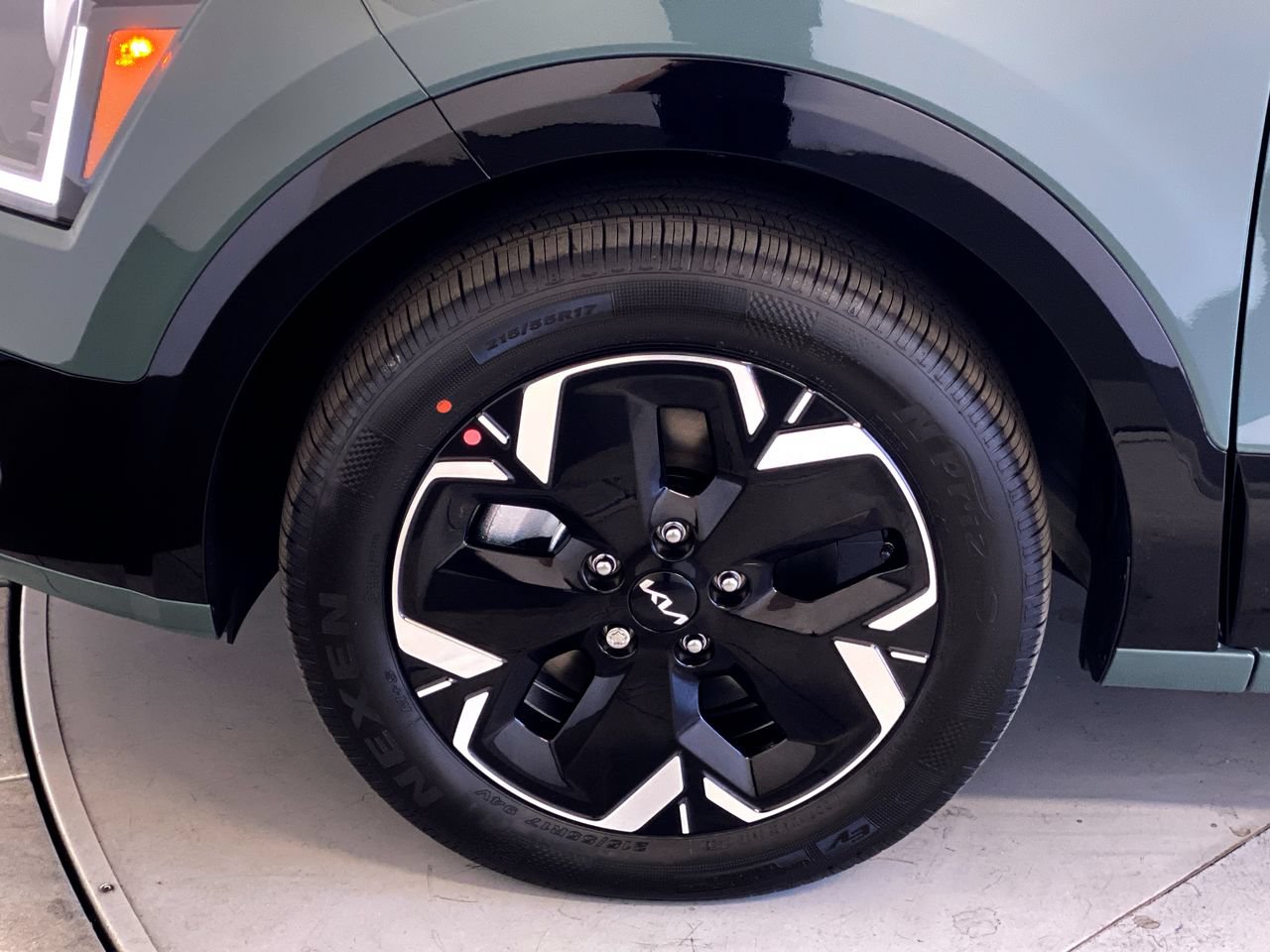 New 2026 Kia Niro Wind FWD image 12