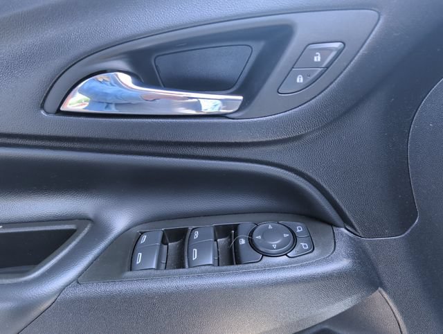 Used 2024 Chevrolet Equinox LT w/ LPO, Floor Liner Package FWD image 13