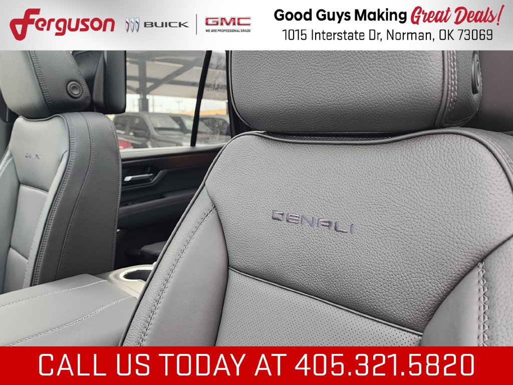 New 2026 GMC Yukon Denali w/ Denali Reserve Package AWD/4WD image 17