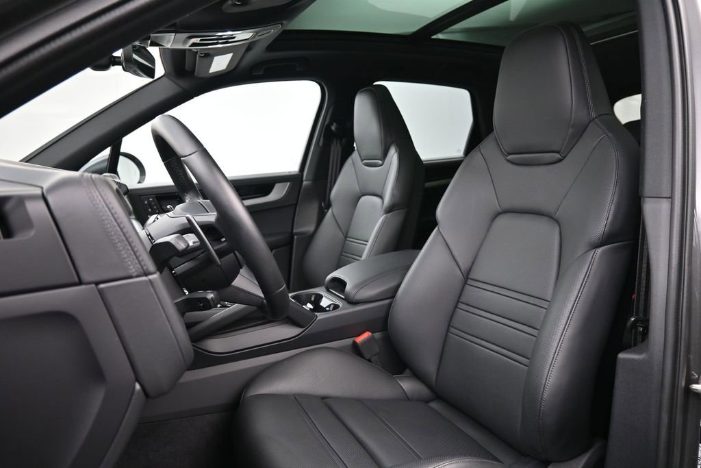 Certified 2026 Porsche Cayenne E-Hybrid AWD/4WD image 5
