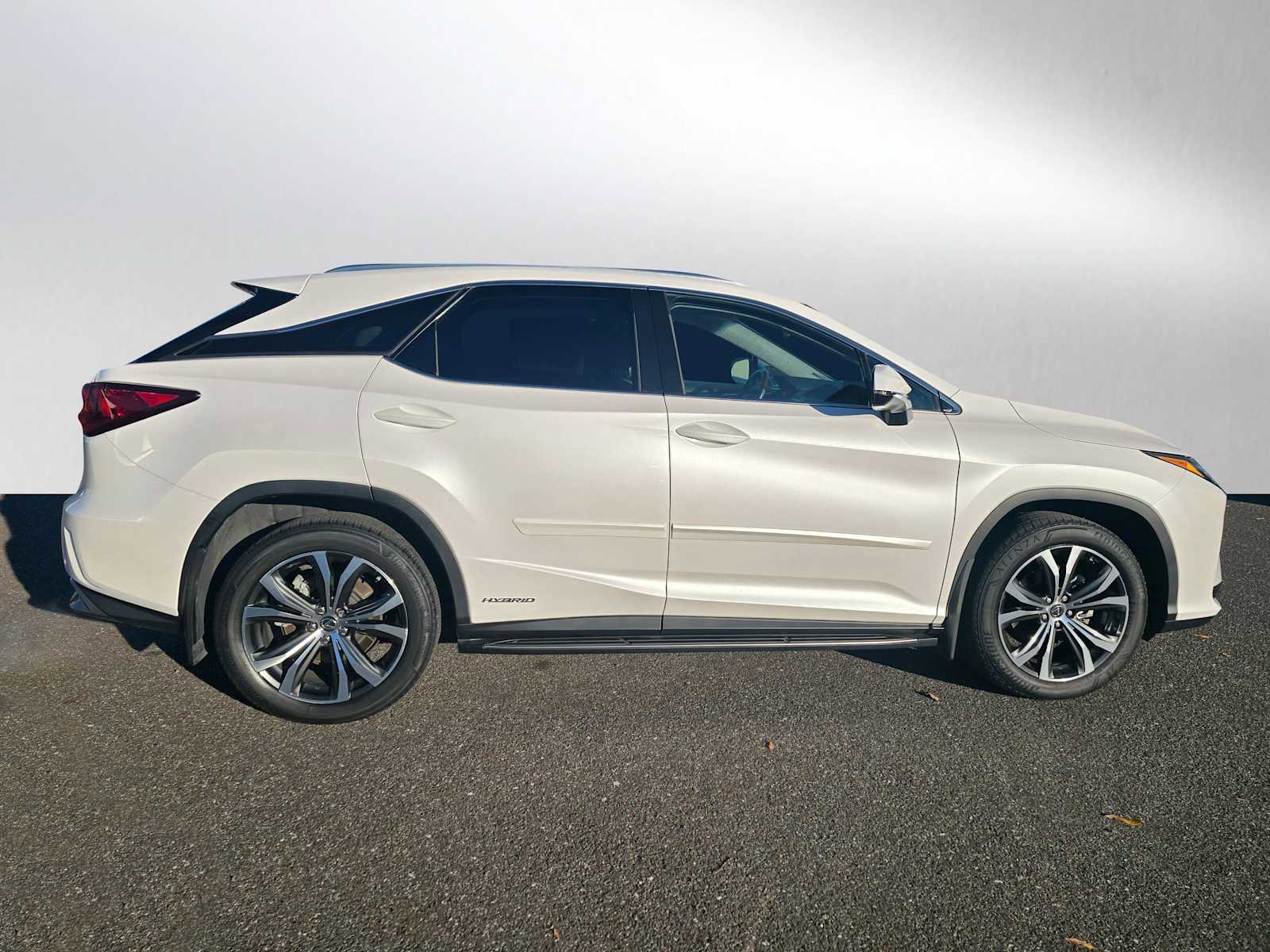 Certified 2019 Lexus RX 450h F Sport image 2