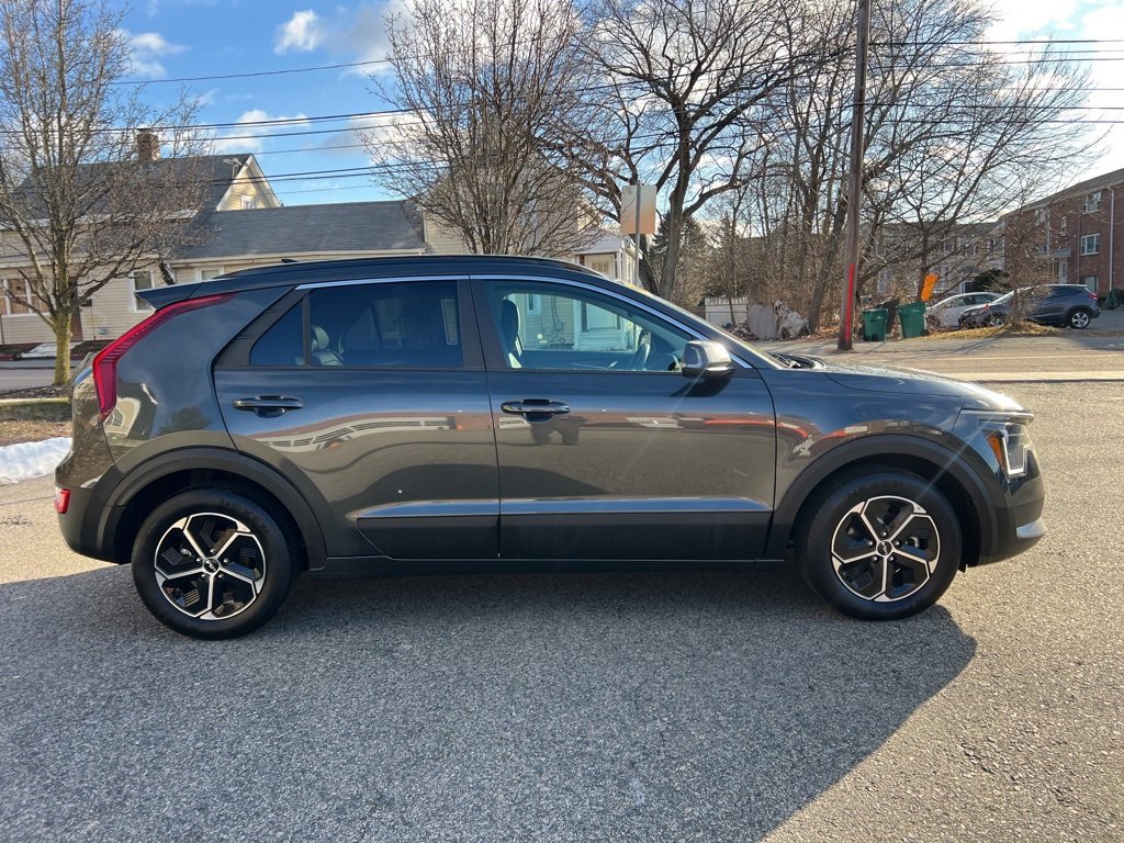 Certified 2024 Kia Niro EX image 5