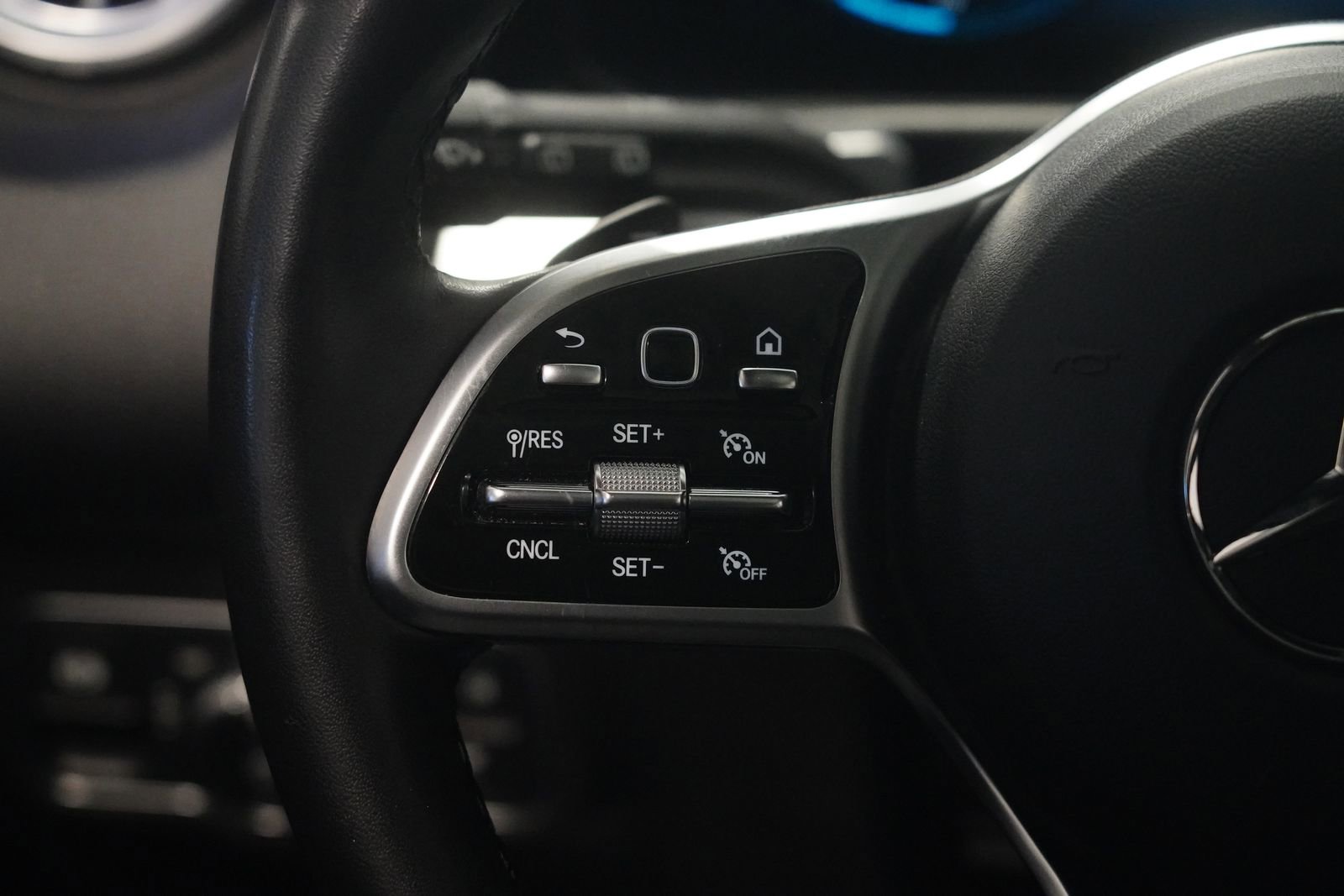 Used 2023 Mercedes-Benz GLB 250 4MATIC image 17