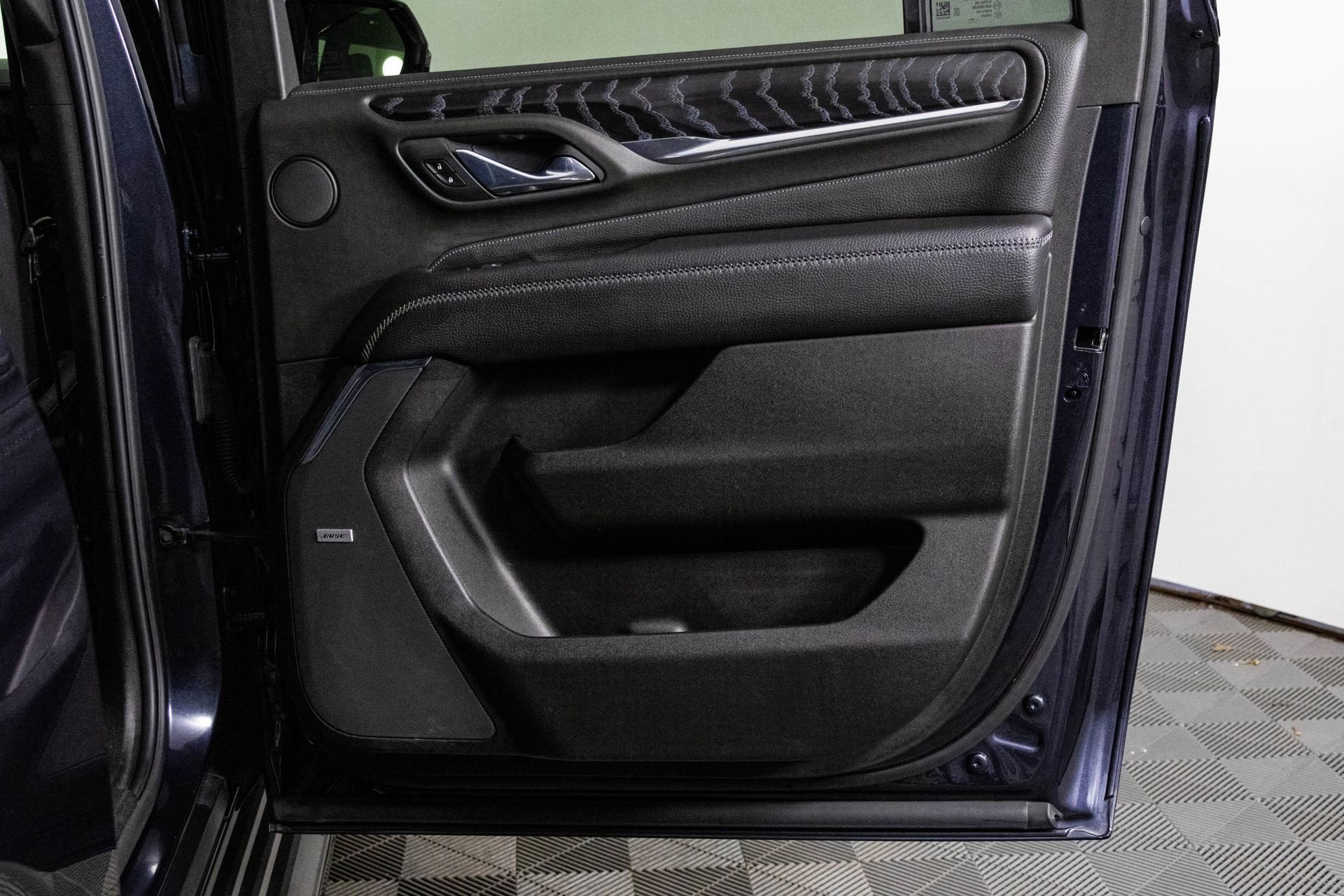 Used 2023 GMC Yukon XL Denali image 38