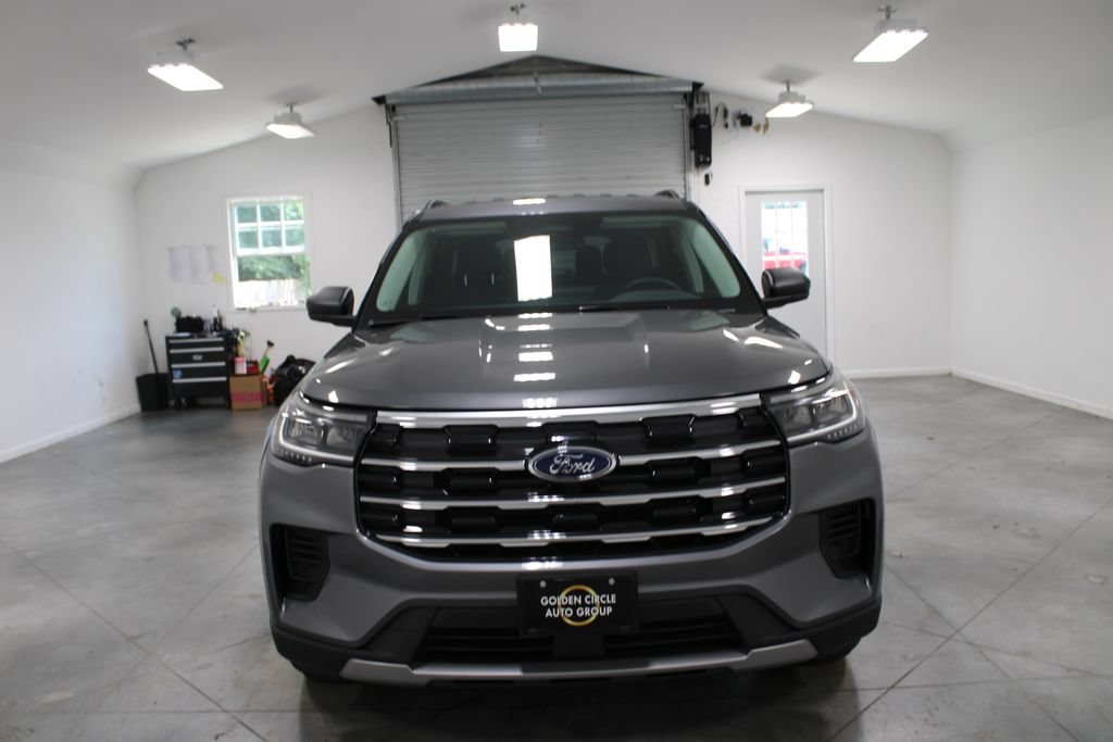 New 2026 Ford Explorer Active RWD image 2