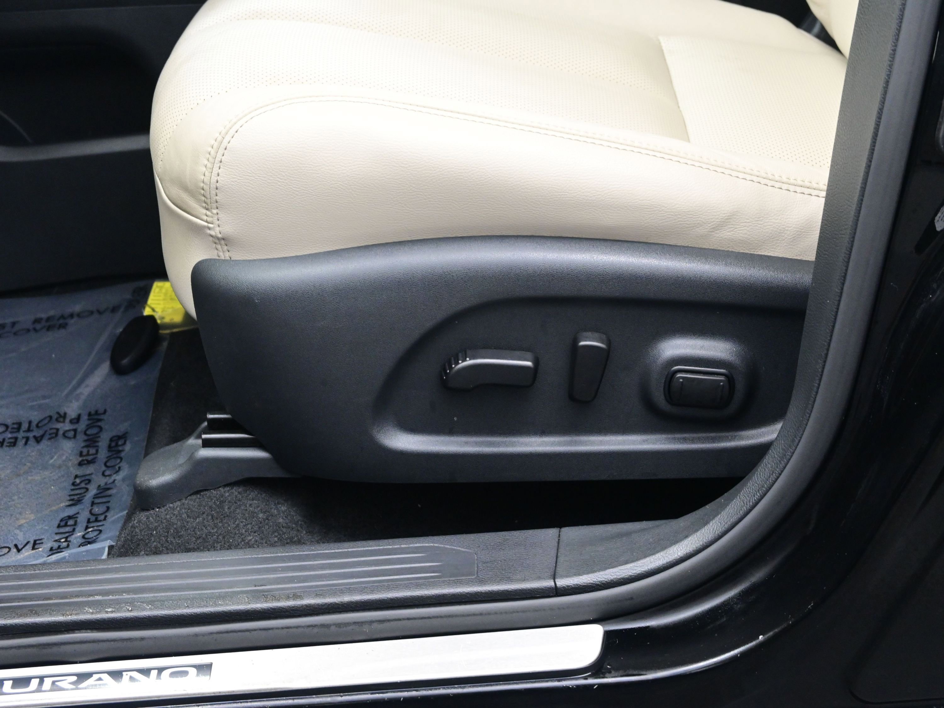 Used 2024 Nissan Murano SL image 11