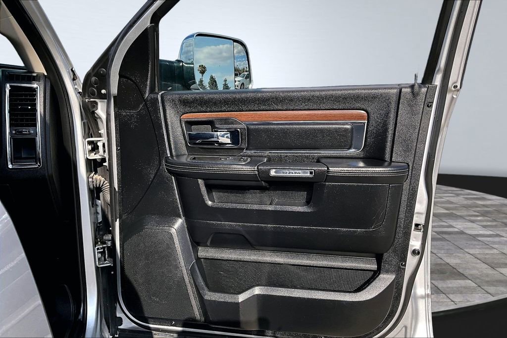 Used 2015 RAM 2500 Laramie w/ Convenience Group RWD image 15