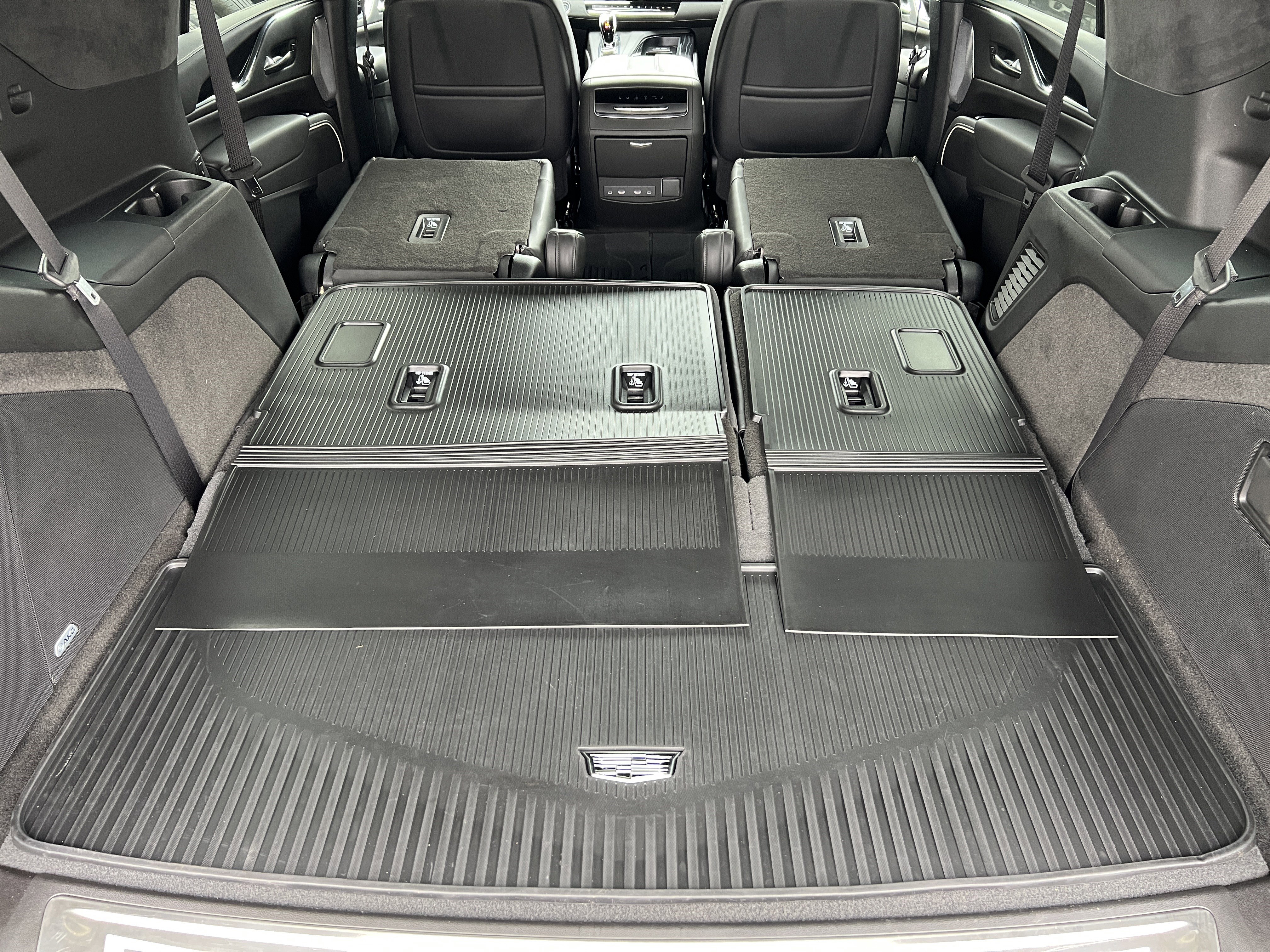 Used 2024 Cadillac Escalade V w/ LPO, ONYX Package AWD/4WD image 22