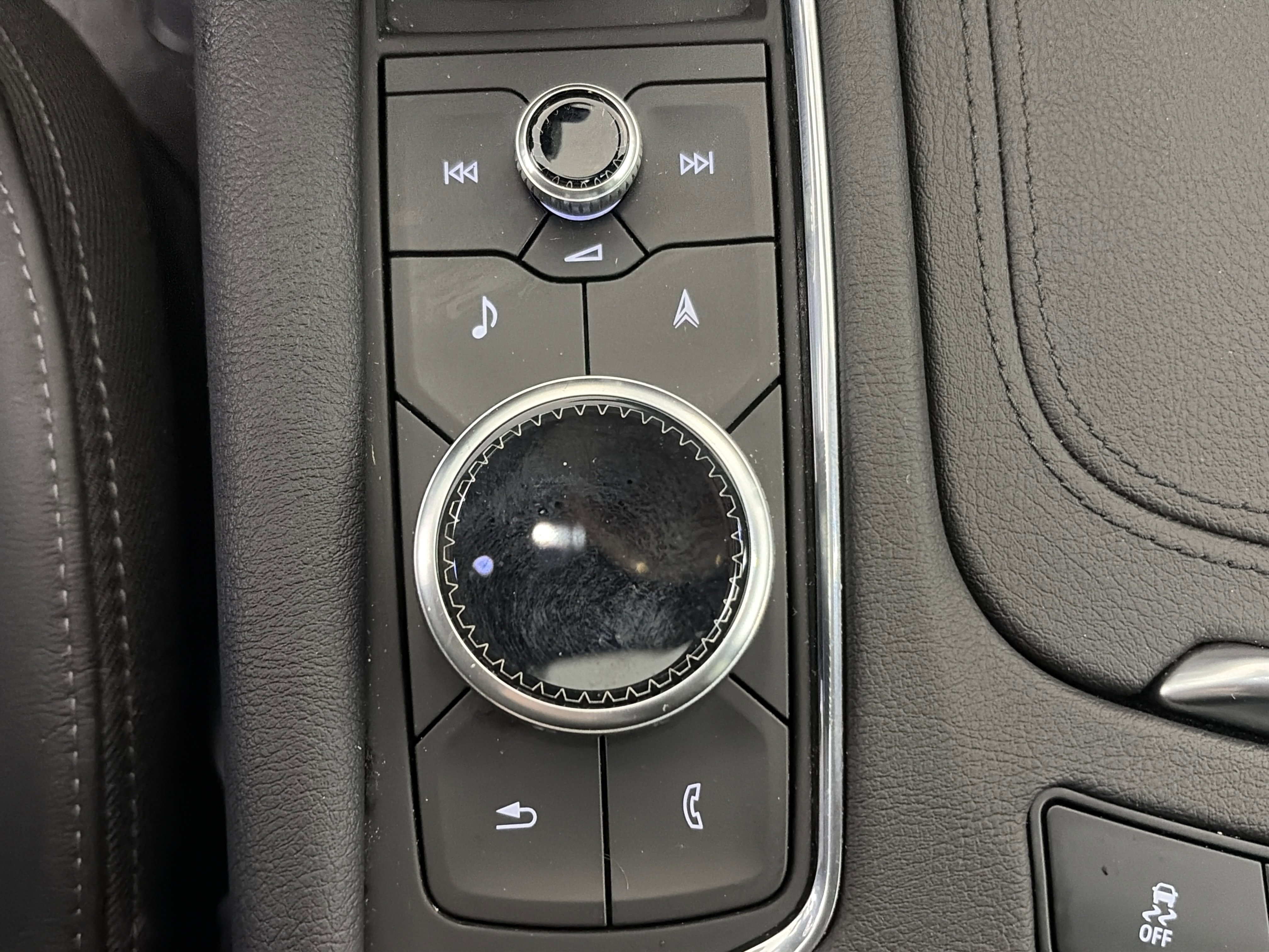 Certified 2024 Cadillac XT6 Sport w/ Technology Package image 35