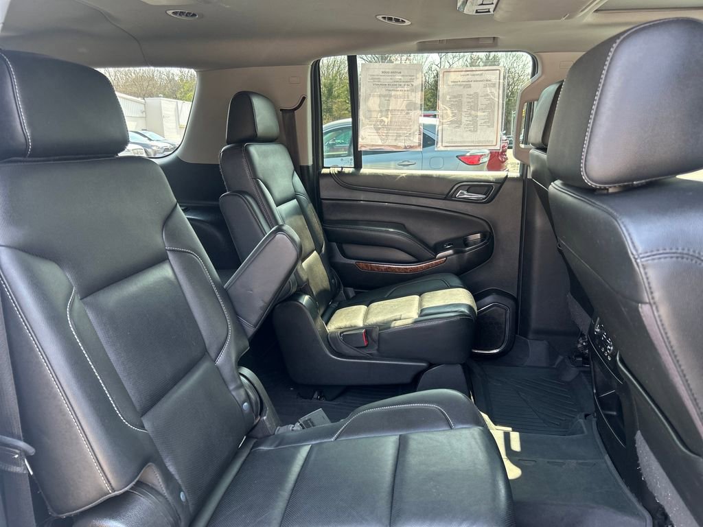 Used 2020 Chevrolet Suburban Premier AWD/4WD image 31