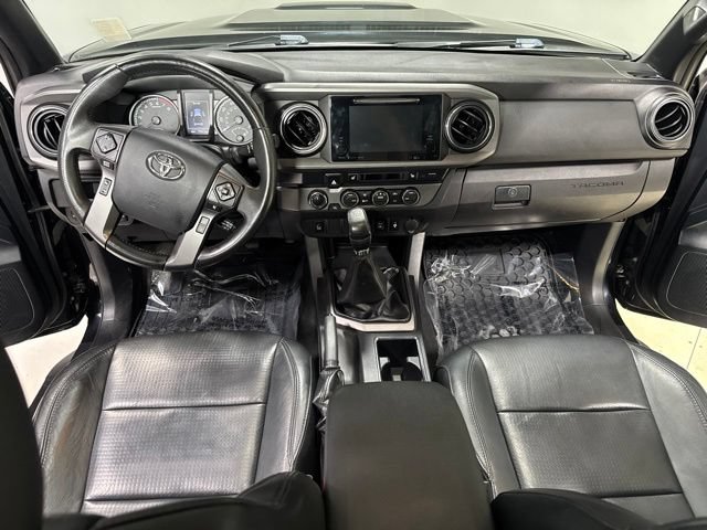Used 2019 Toyota Tacoma TRD Sport AWD/4WD image 2