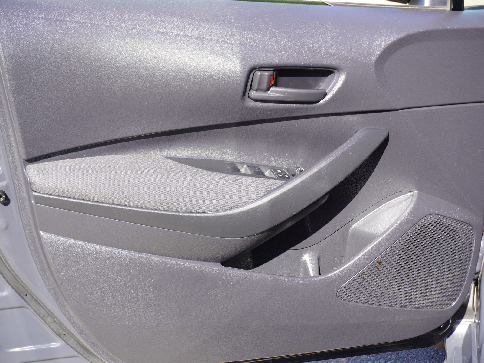 Used 2023 Toyota Corolla LE w/ Carpet Mat Package (TMS) FWD image 16