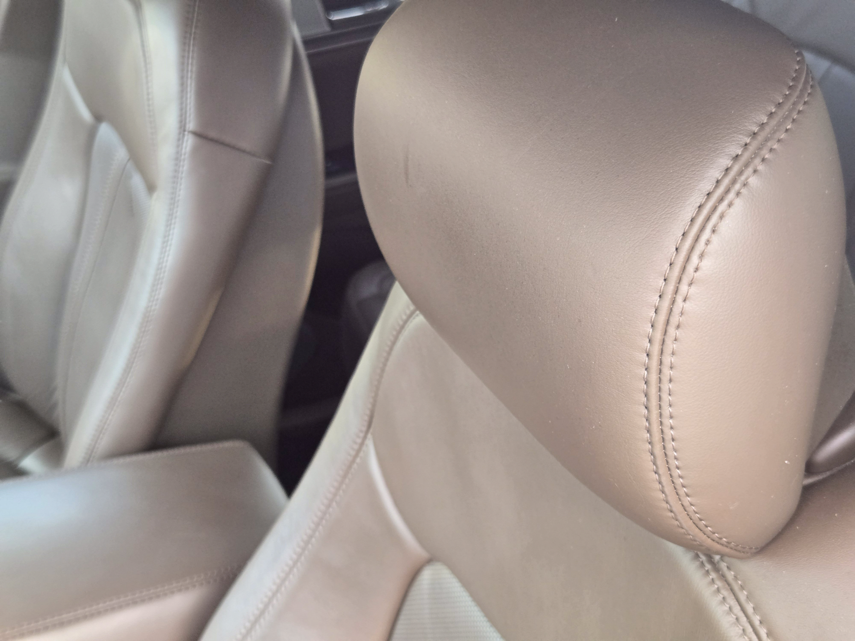 Used 2016 Lincoln MKX Reserve w/ Luxury Package FWD image 11