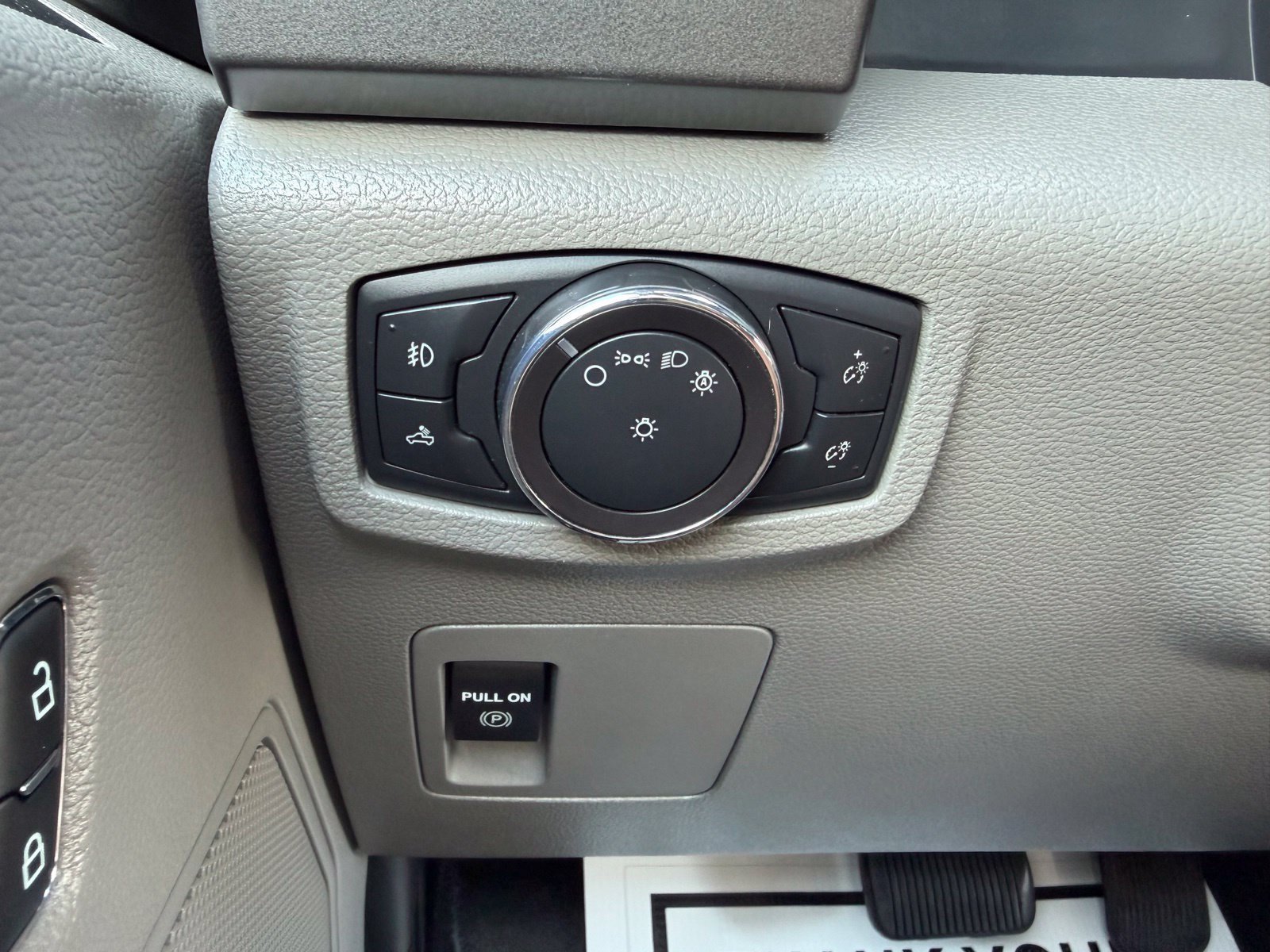 Used 2018 Ford F150 XLT AWD/4WD image 23