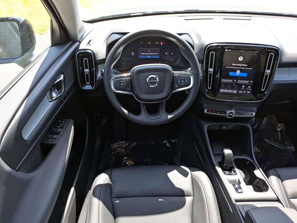 New 2026 Volvo XC40 B5 Core AWD/4WD image 17