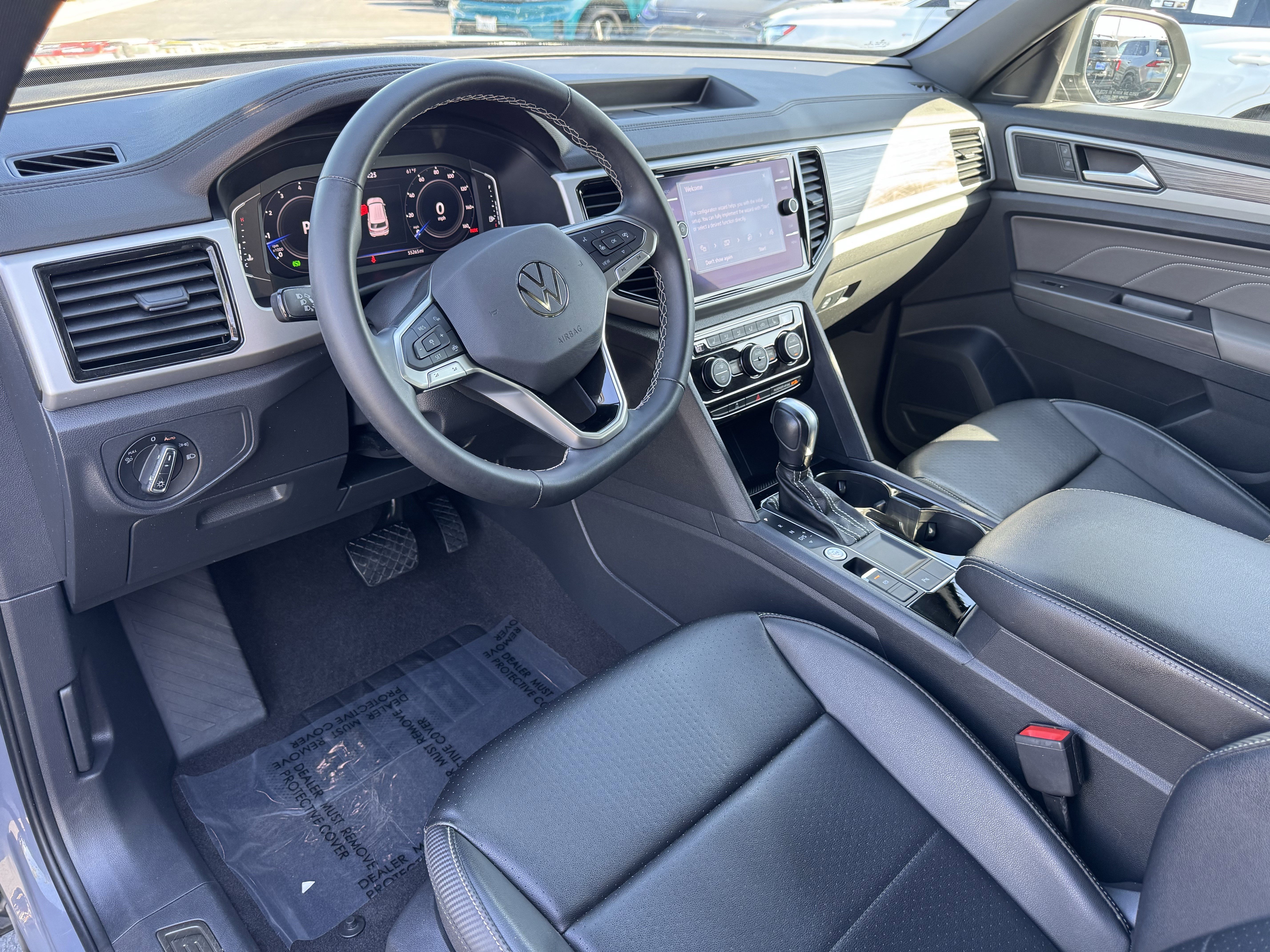 Certified 2022 Volkswagen Atlas Cross Sport SE w/ Panoramic Sunroof Package FWD image 18